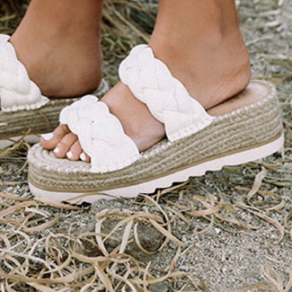 Sandals - Picture 7 of 7